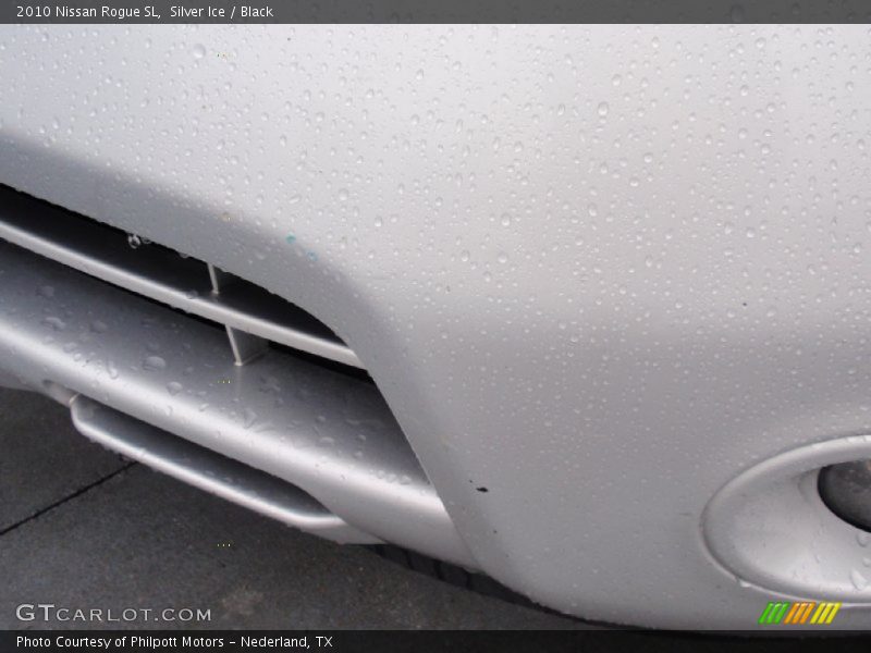 Silver Ice / Black 2010 Nissan Rogue SL