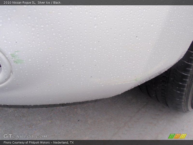 Silver Ice / Black 2010 Nissan Rogue SL