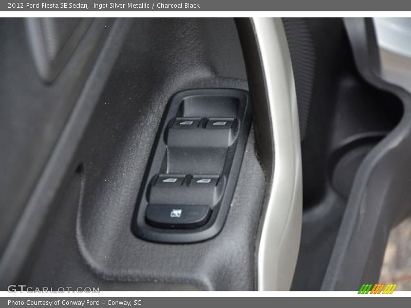 Ingot Silver Metallic / Charcoal Black 2012 Ford Fiesta SE Sedan