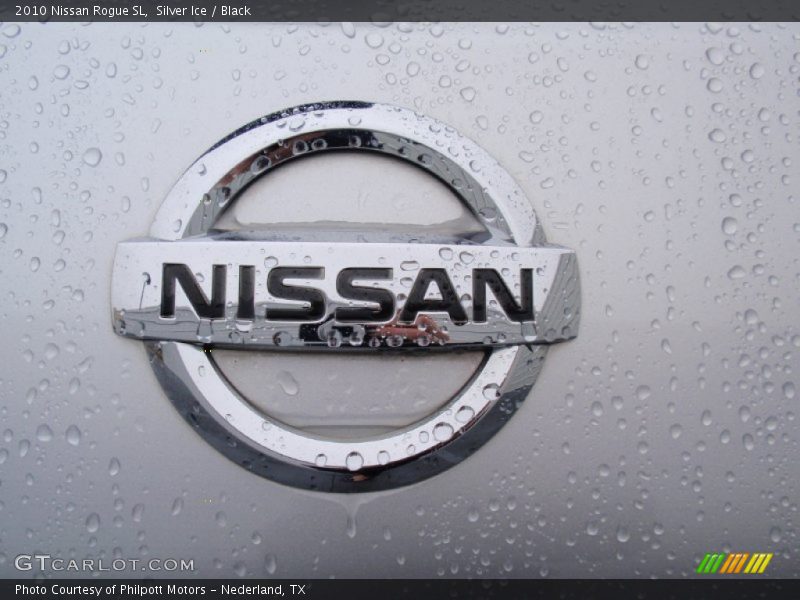 Silver Ice / Black 2010 Nissan Rogue SL