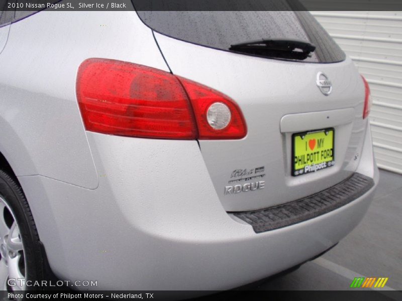 Silver Ice / Black 2010 Nissan Rogue SL