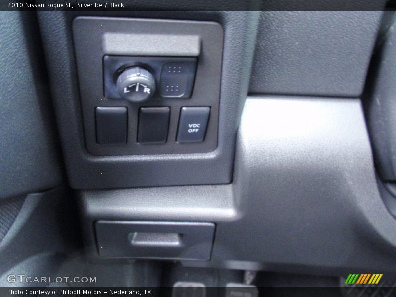 Silver Ice / Black 2010 Nissan Rogue SL