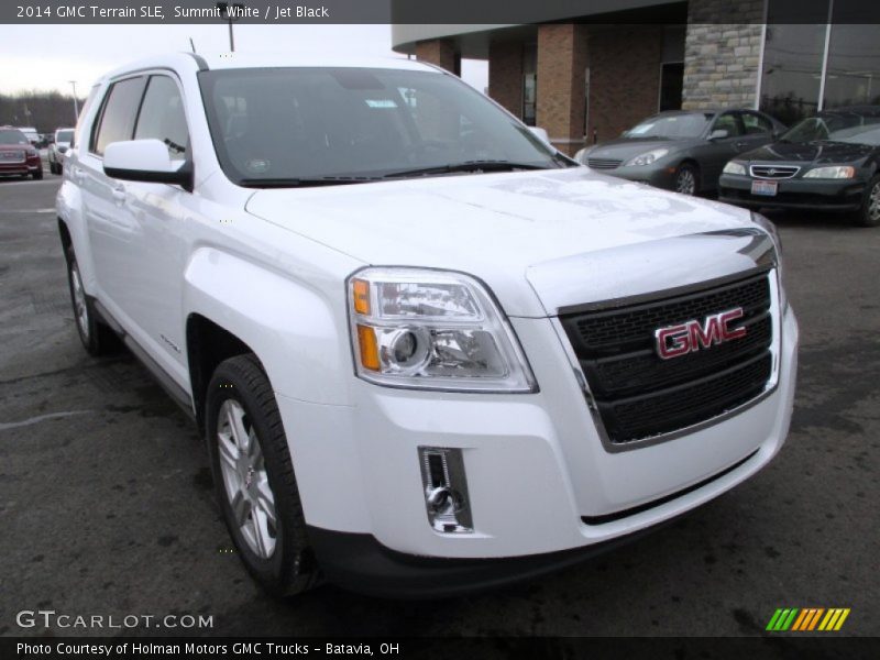 Front 3/4 View of 2014 Terrain SLE