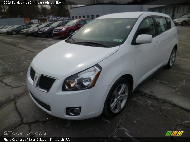 Ultra White / Ebony 2009 Pontiac Vibe 2.4