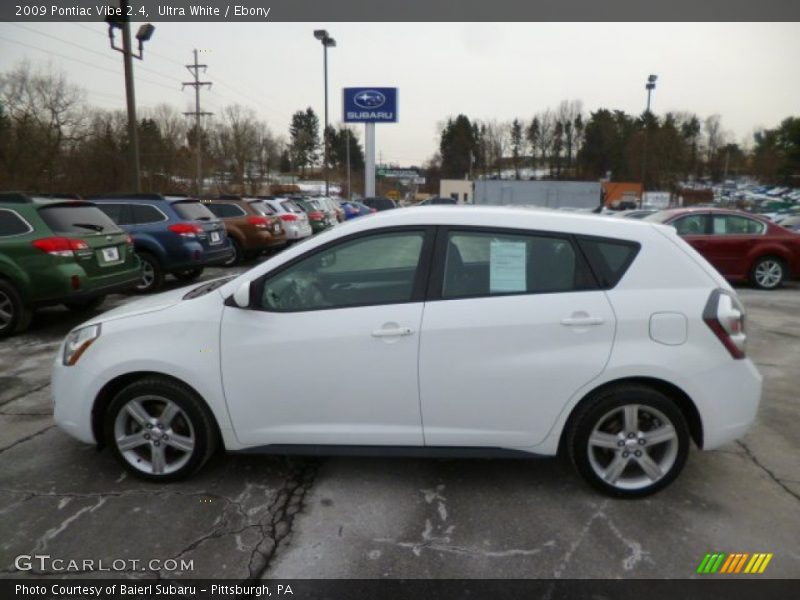 Ultra White / Ebony 2009 Pontiac Vibe 2.4