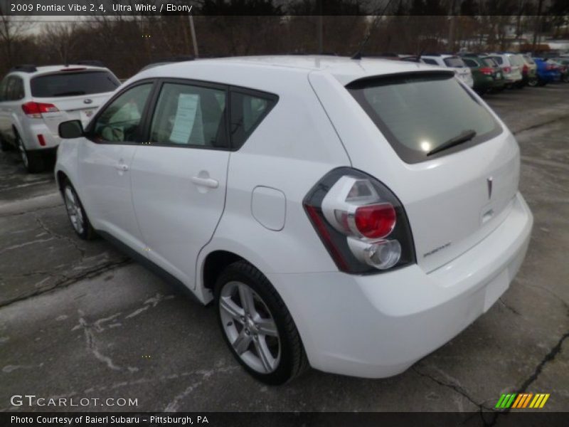 Ultra White / Ebony 2009 Pontiac Vibe 2.4