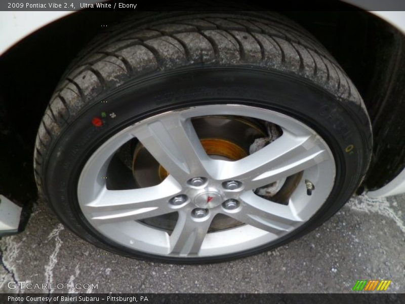 Ultra White / Ebony 2009 Pontiac Vibe 2.4
