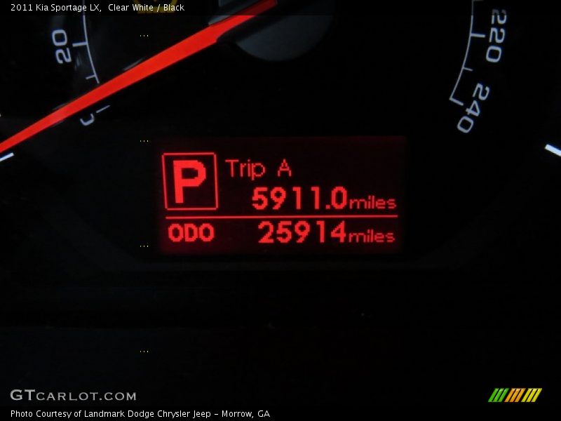 Clear White / Black 2011 Kia Sportage LX