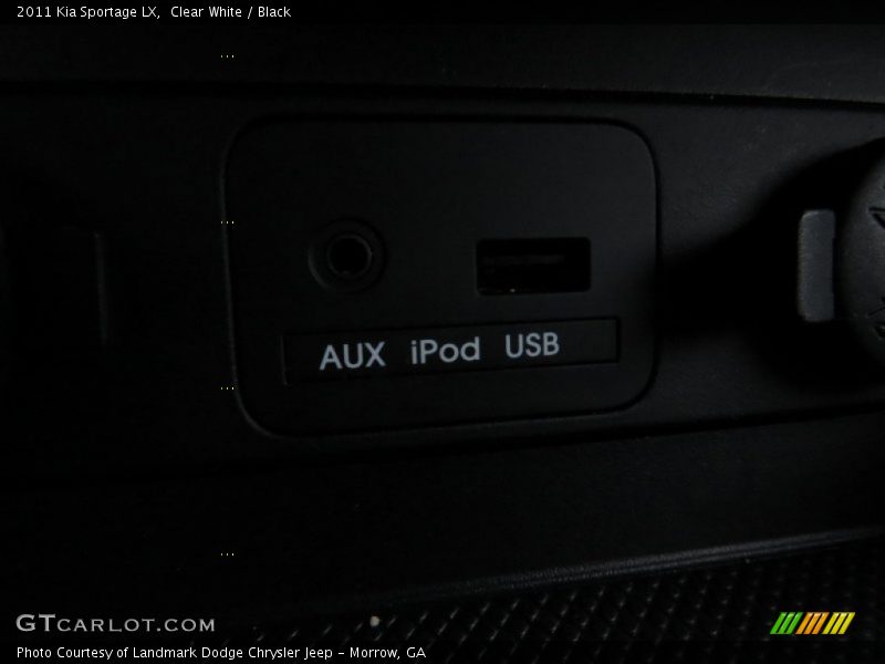 Clear White / Black 2011 Kia Sportage LX