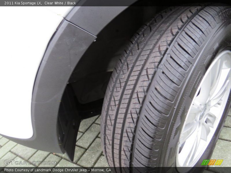 Clear White / Black 2011 Kia Sportage LX