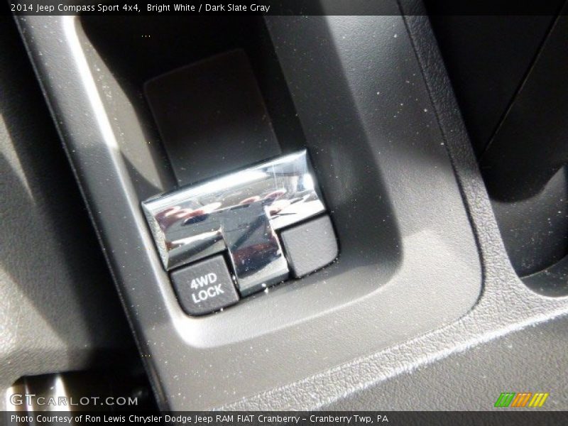 Bright White / Dark Slate Gray 2014 Jeep Compass Sport 4x4