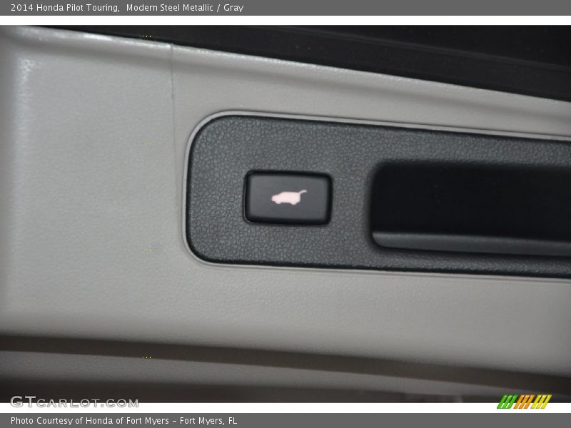 Modern Steel Metallic / Gray 2014 Honda Pilot Touring