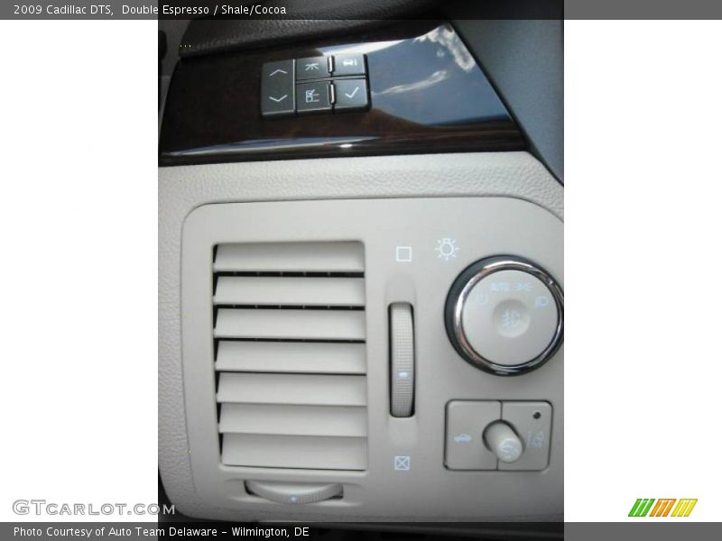 Double Espresso / Shale/Cocoa 2009 Cadillac DTS