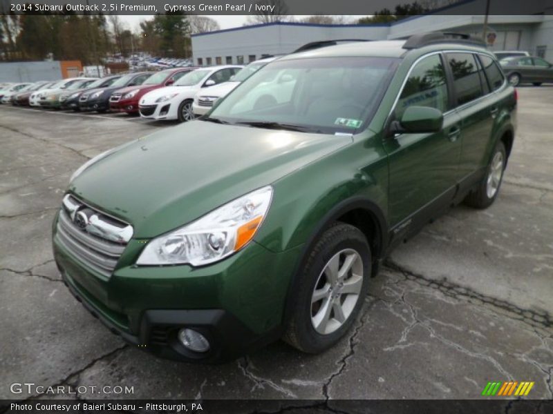 Front 3/4 View of 2014 Outback 2.5i Premium
