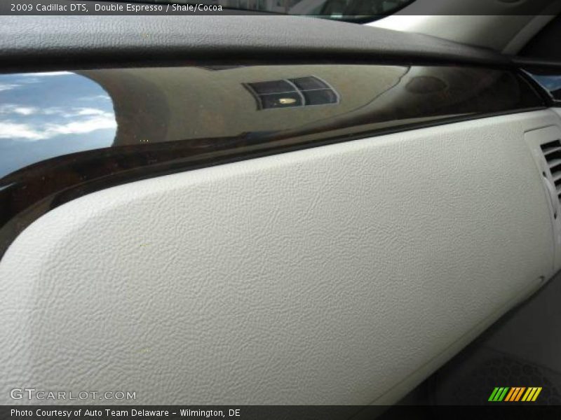 Double Espresso / Shale/Cocoa 2009 Cadillac DTS