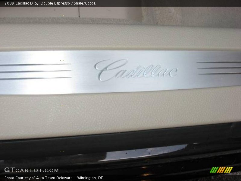 Double Espresso / Shale/Cocoa 2009 Cadillac DTS