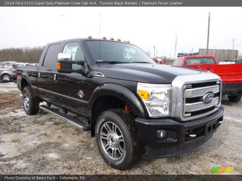 Front 3/4 View of 2014 F250 Super Duty Platinum Crew Cab 4x4