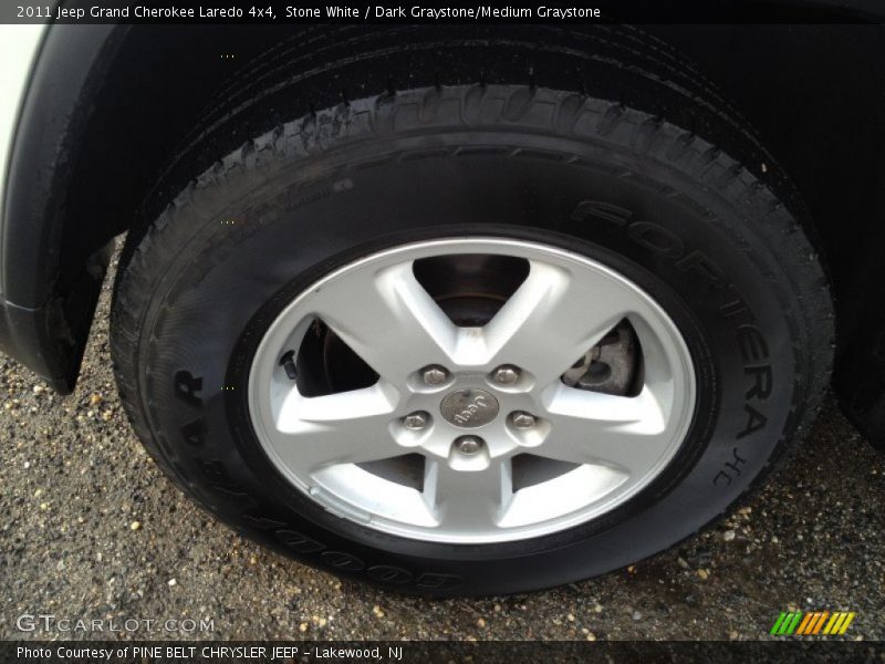 Stone White / Dark Graystone/Medium Graystone 2011 Jeep Grand Cherokee Laredo 4x4