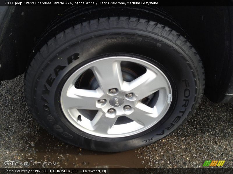 Stone White / Dark Graystone/Medium Graystone 2011 Jeep Grand Cherokee Laredo 4x4