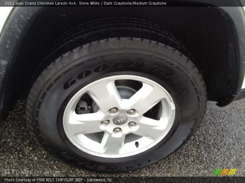 Stone White / Dark Graystone/Medium Graystone 2011 Jeep Grand Cherokee Laredo 4x4