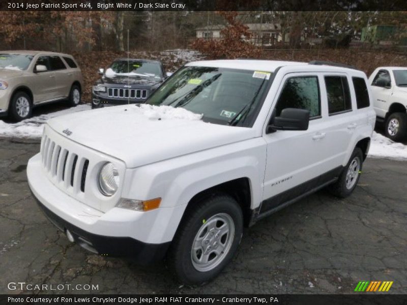 Bright White / Dark Slate Gray 2014 Jeep Patriot Sport 4x4