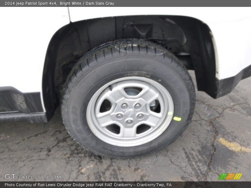 Bright White / Dark Slate Gray 2014 Jeep Patriot Sport 4x4