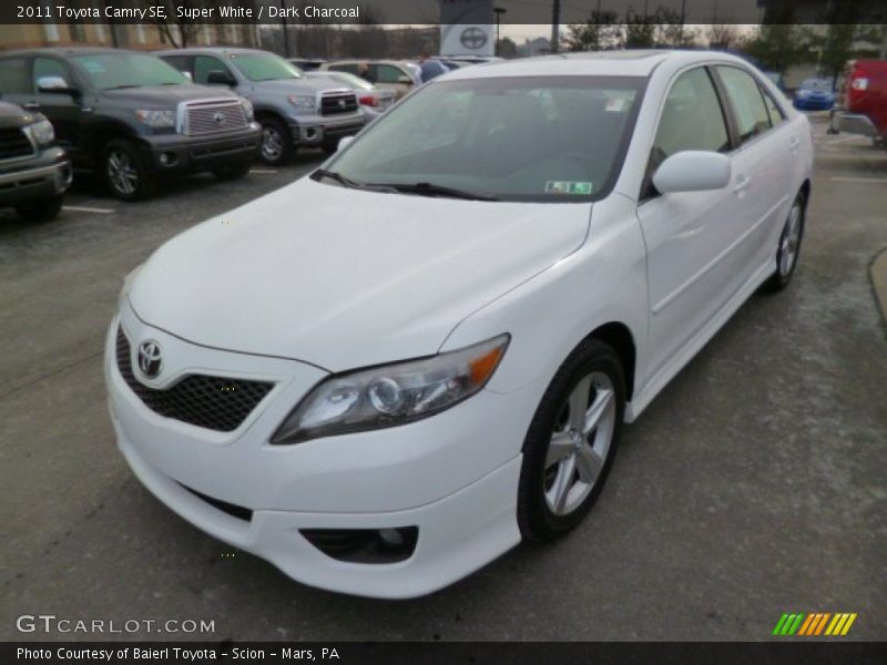 Super White / Dark Charcoal 2011 Toyota Camry SE