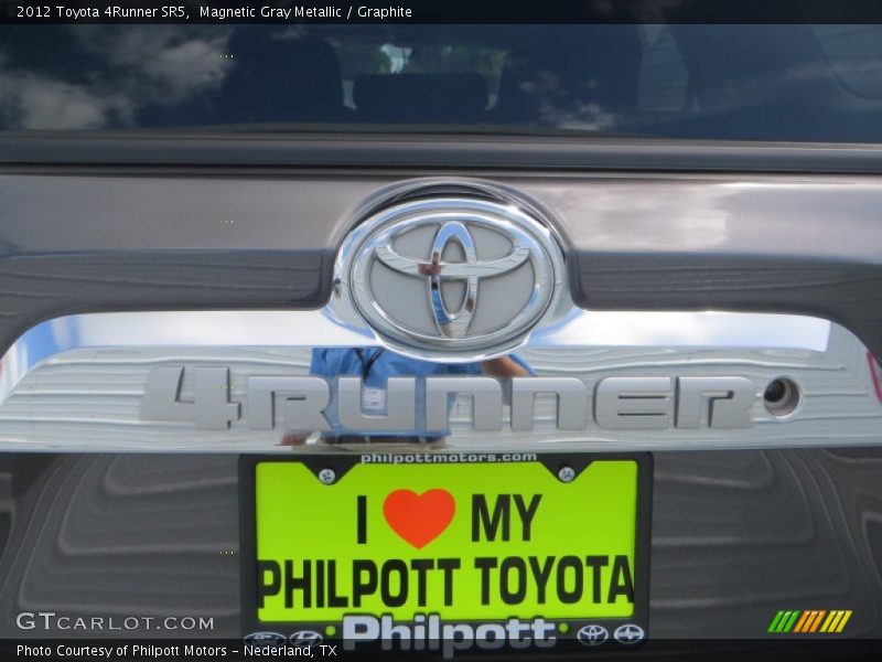 Magnetic Gray Metallic / Graphite 2012 Toyota 4Runner SR5
