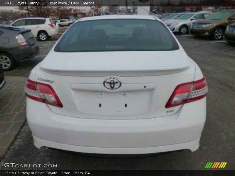 Super White / Dark Charcoal 2011 Toyota Camry SE