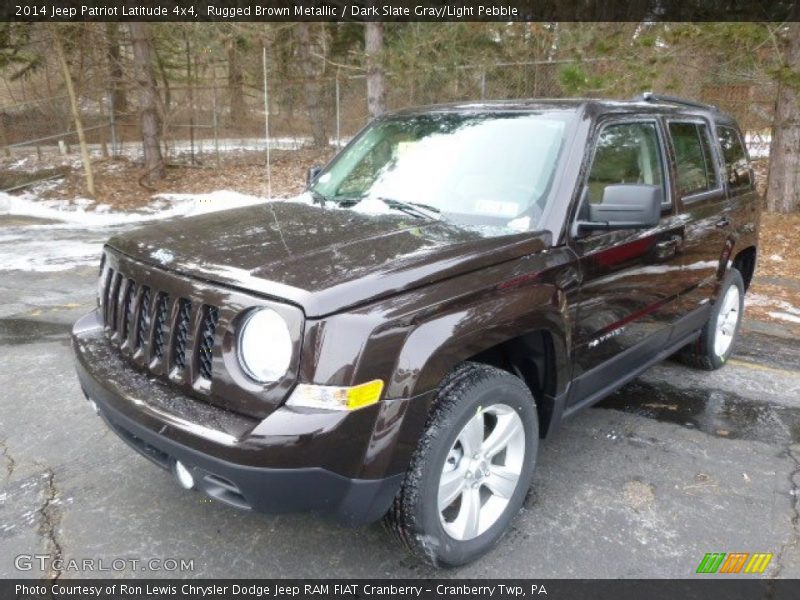 Front 3/4 View of 2014 Patriot Latitude 4x4