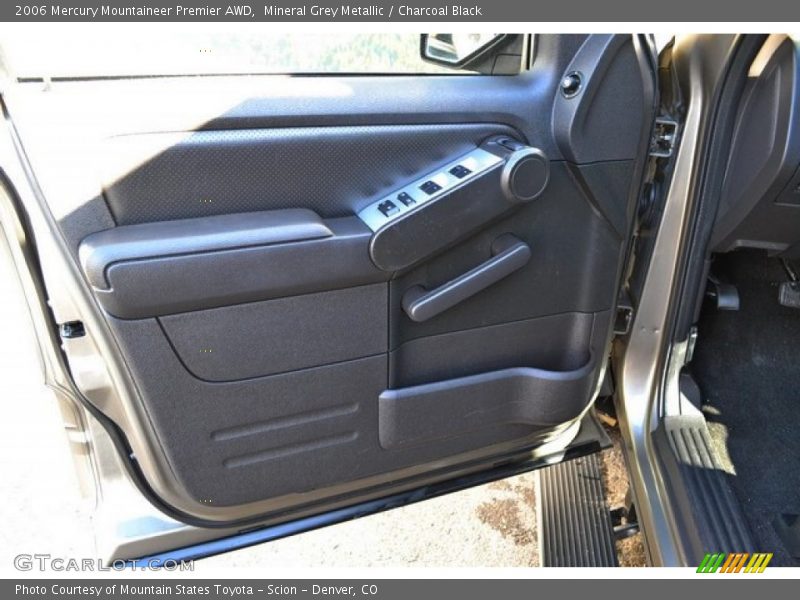 Mineral Grey Metallic / Charcoal Black 2006 Mercury Mountaineer Premier AWD