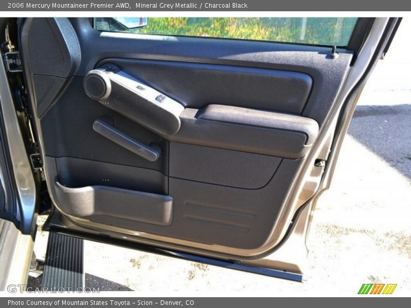 Mineral Grey Metallic / Charcoal Black 2006 Mercury Mountaineer Premier AWD