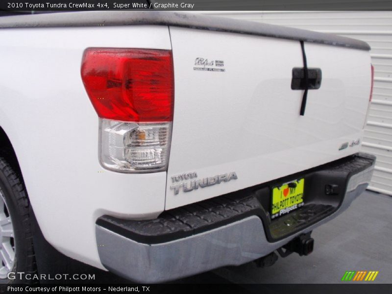Super White / Graphite Gray 2010 Toyota Tundra CrewMax 4x4