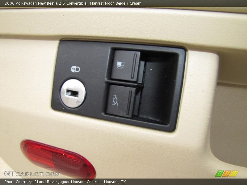 Harvest Moon Beige / Cream 2006 Volkswagen New Beetle 2.5 Convertible