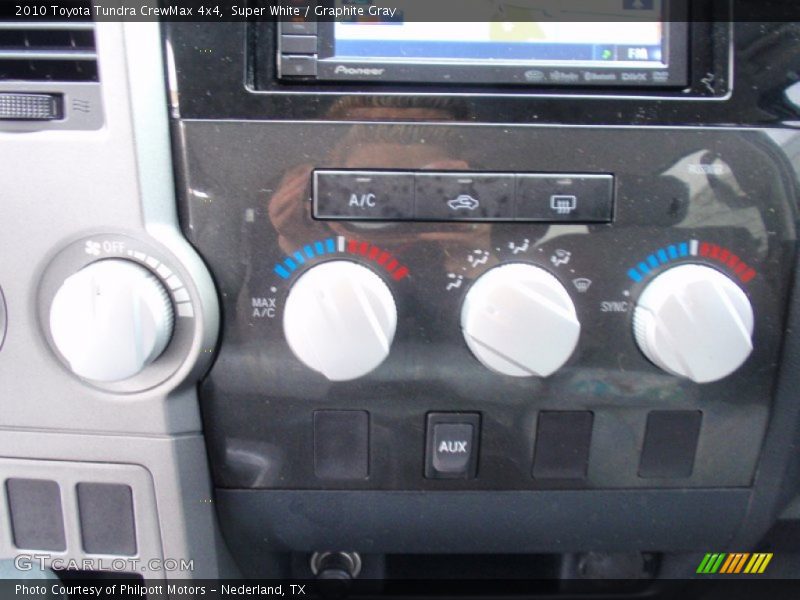 Super White / Graphite Gray 2010 Toyota Tundra CrewMax 4x4