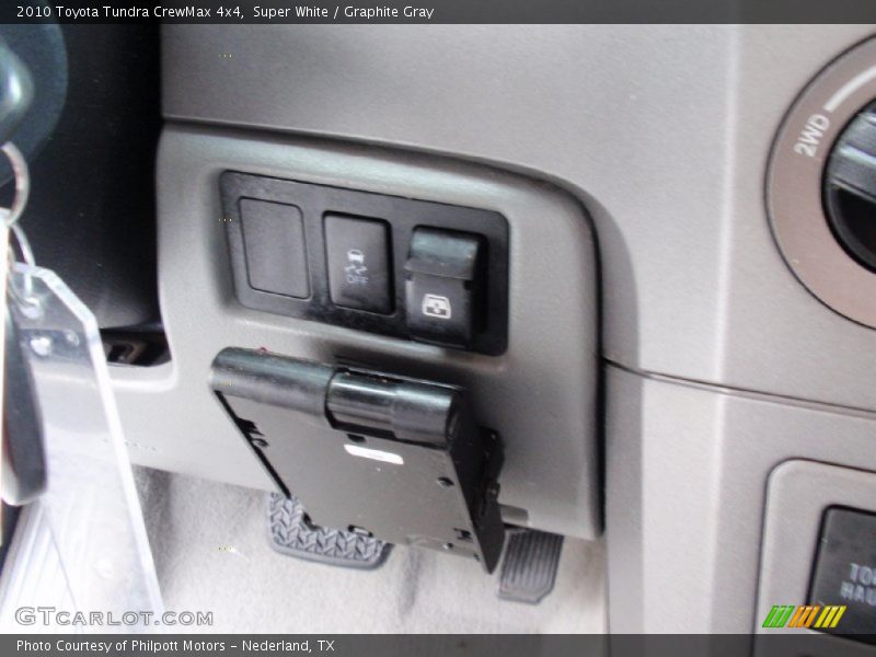 Super White / Graphite Gray 2010 Toyota Tundra CrewMax 4x4