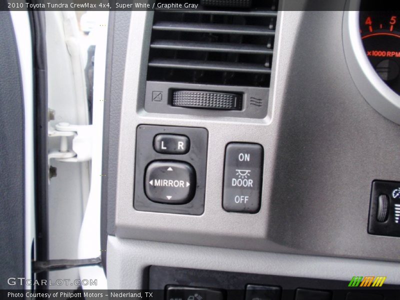 Super White / Graphite Gray 2010 Toyota Tundra CrewMax 4x4