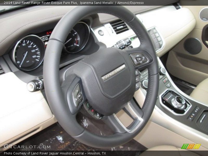 Ipanema Sand Metallic / Almond/Espresso 2014 Land Rover Range Rover Evoque Pure Plus