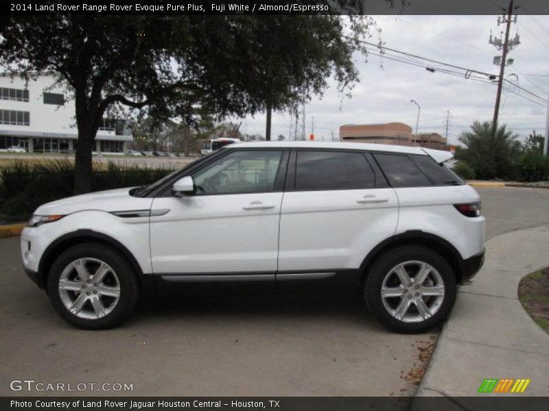 Fuji White / Almond/Espresso 2014 Land Rover Range Rover Evoque Pure Plus