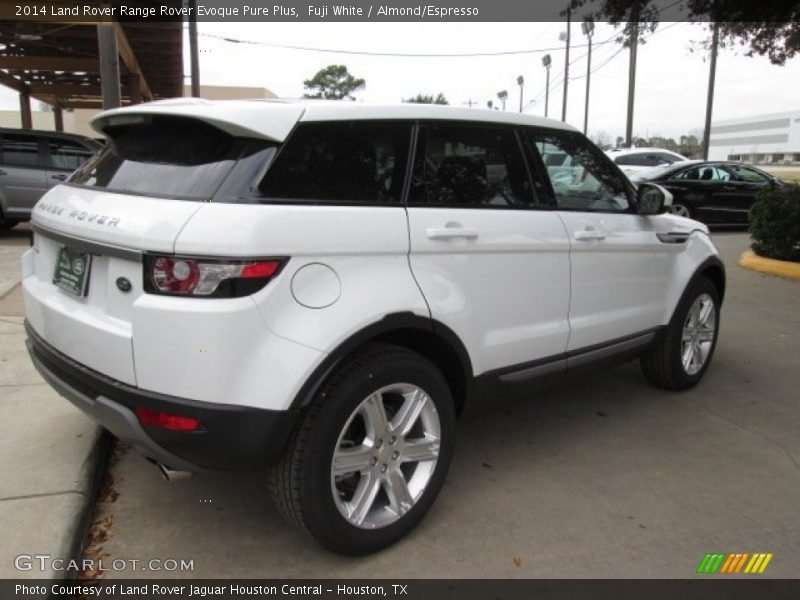 Fuji White / Almond/Espresso 2014 Land Rover Range Rover Evoque Pure Plus