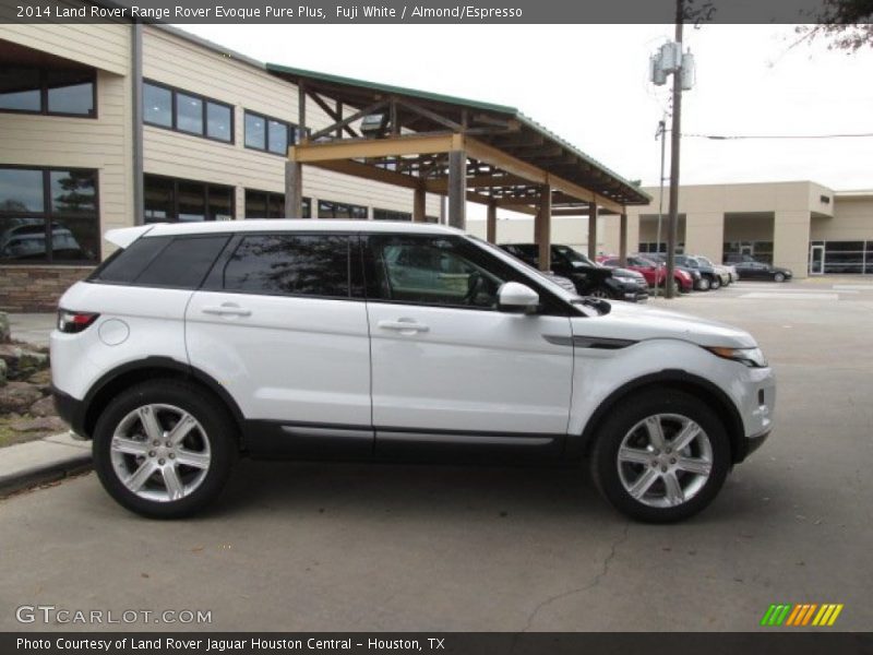 Fuji White / Almond/Espresso 2014 Land Rover Range Rover Evoque Pure Plus