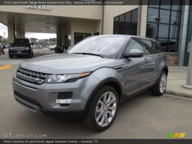 Front 3/4 View of 2014 Range Rover Evoque Pure Plus