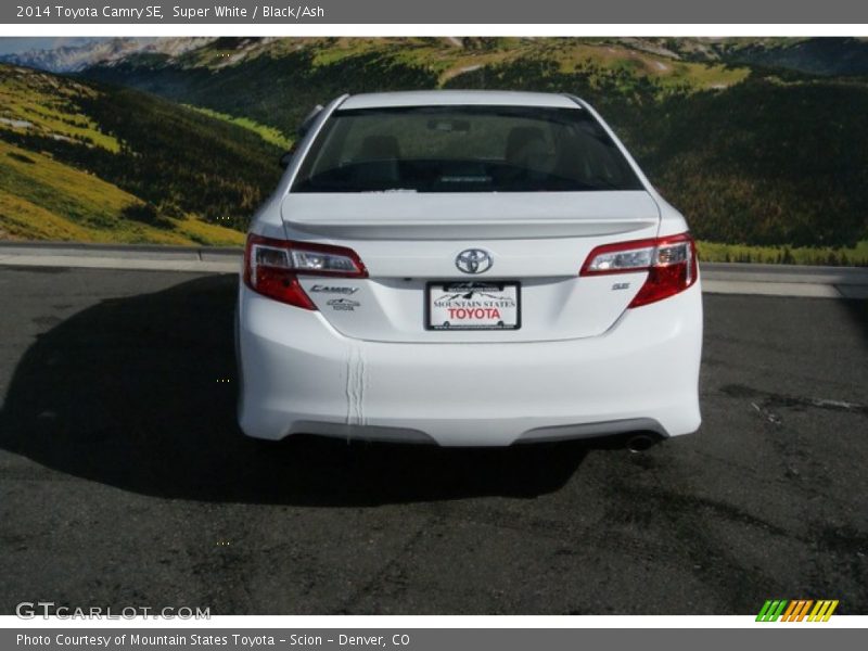 Super White / Black/Ash 2014 Toyota Camry SE