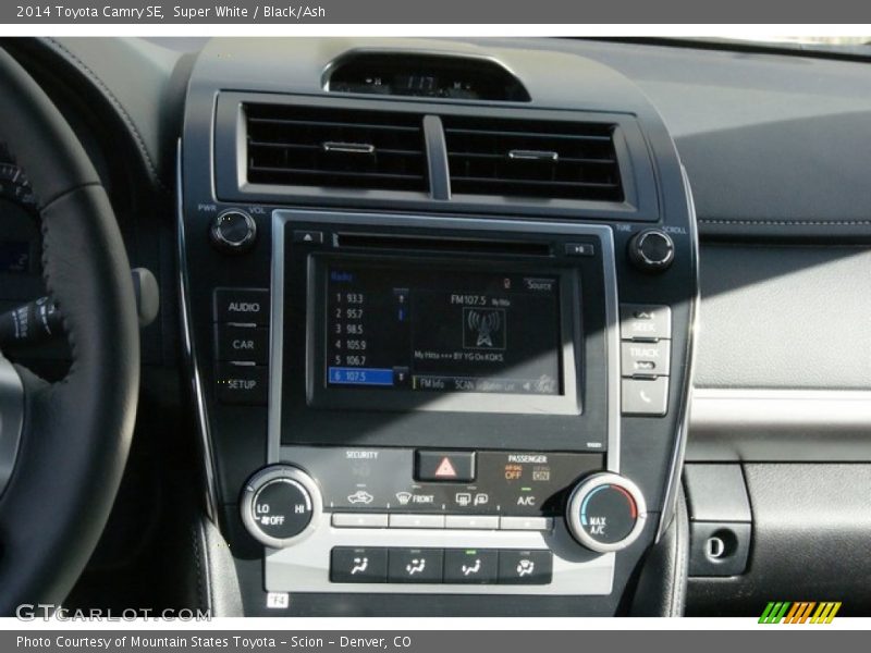Super White / Black/Ash 2014 Toyota Camry SE