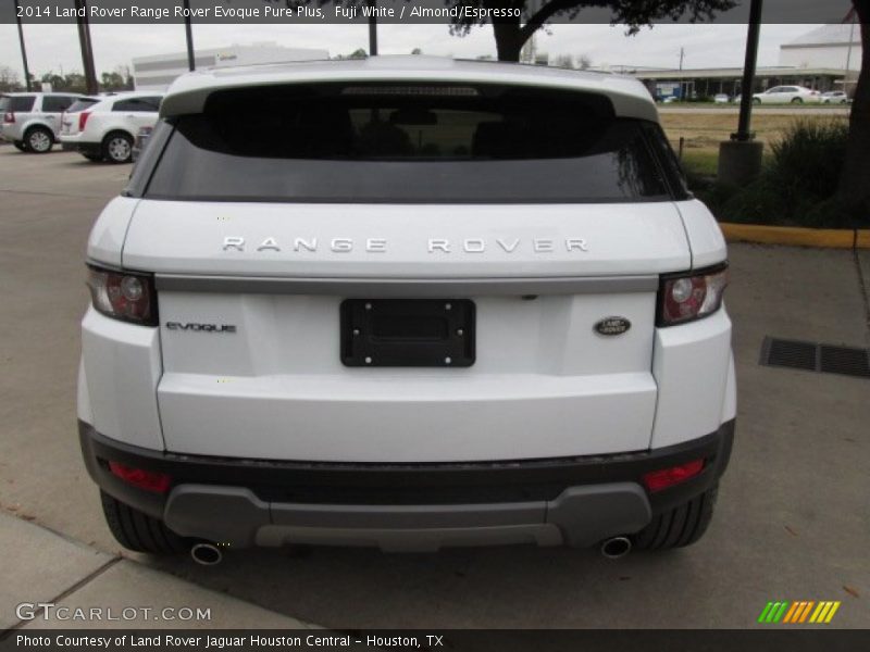Fuji White / Almond/Espresso 2014 Land Rover Range Rover Evoque Pure Plus
