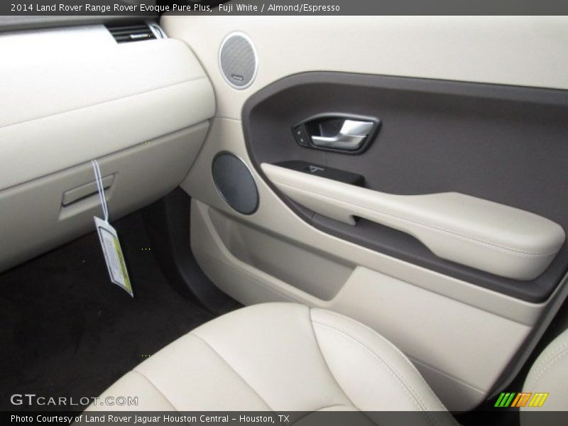 Fuji White / Almond/Espresso 2014 Land Rover Range Rover Evoque Pure Plus