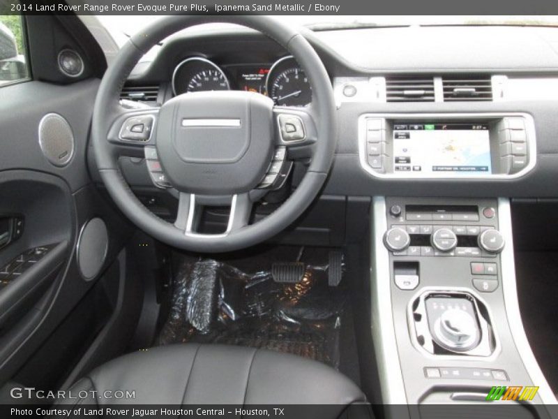 Dashboard of 2014 Range Rover Evoque Pure Plus