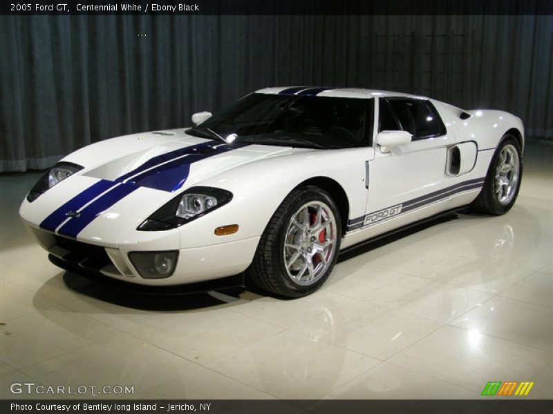 Front 3/4 View of 2005 GT 