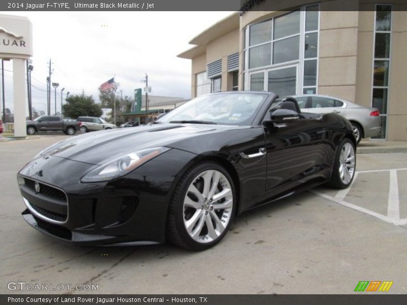 Front 3/4 View of 2014 F-TYPE 