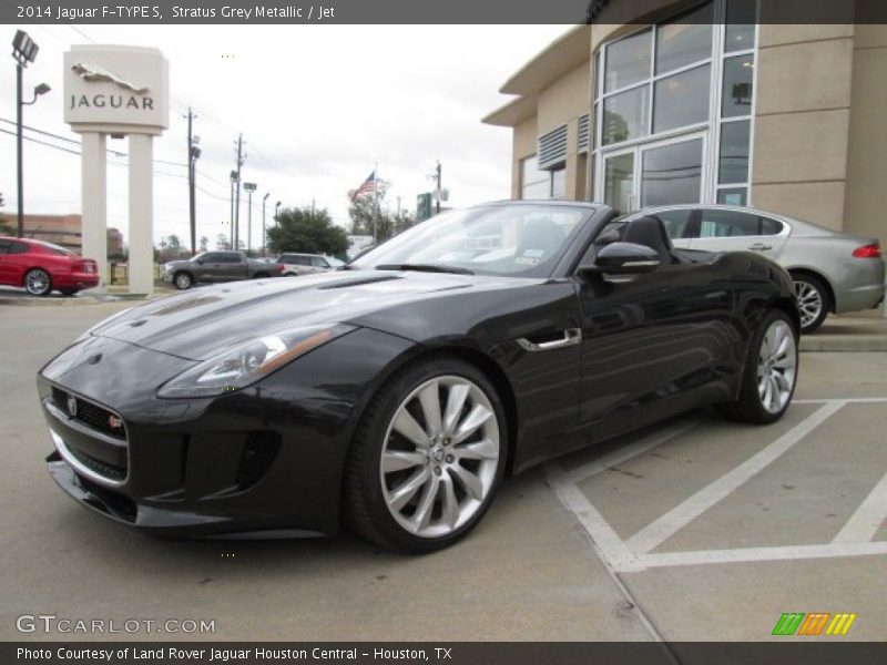 Front 3/4 View of 2014 F-TYPE S
